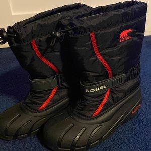 Boys sorel boots size 5 youth
